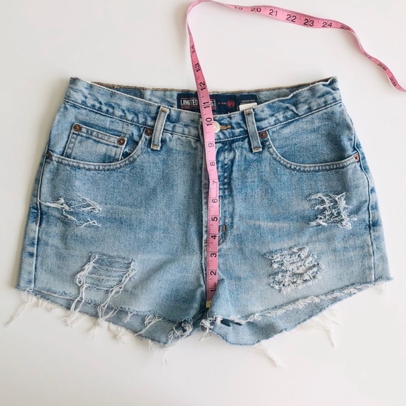 Limited Jeans Distressed Denim Shorts - Picture 4 of 7